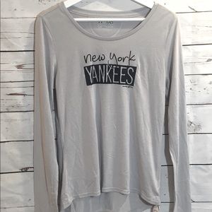 Under Armour | Yankees Heat Gear Top NWT | Sz M